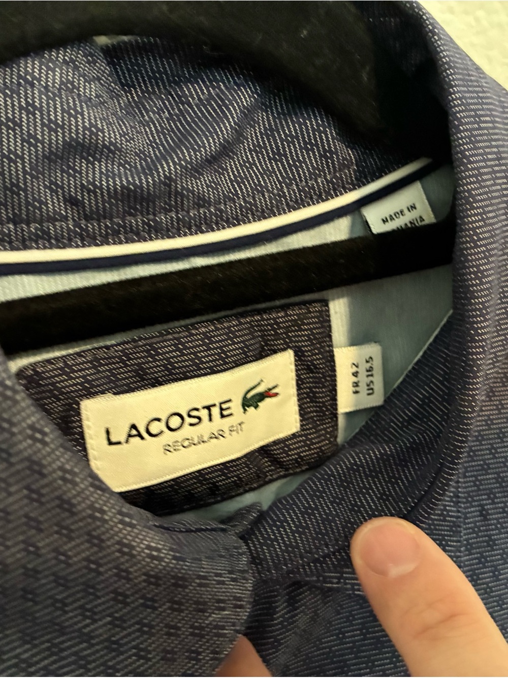 Lacoste Men's Short-Sleeve Button-Down Shirt in Navy with Micro Pattern - Picture 3 of 5